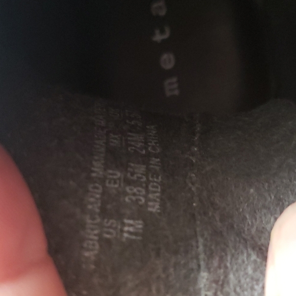 Metaphor Shoes - Picture 6 of 7